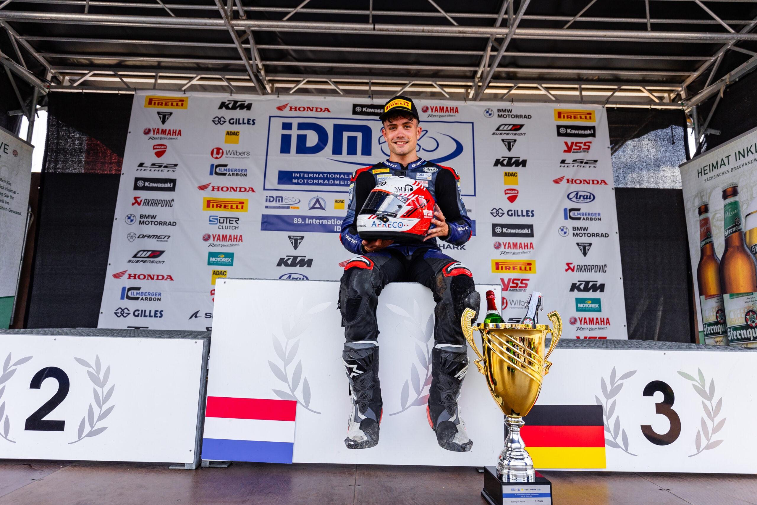 Twan Smits na zijn overwinning in Schleiz.