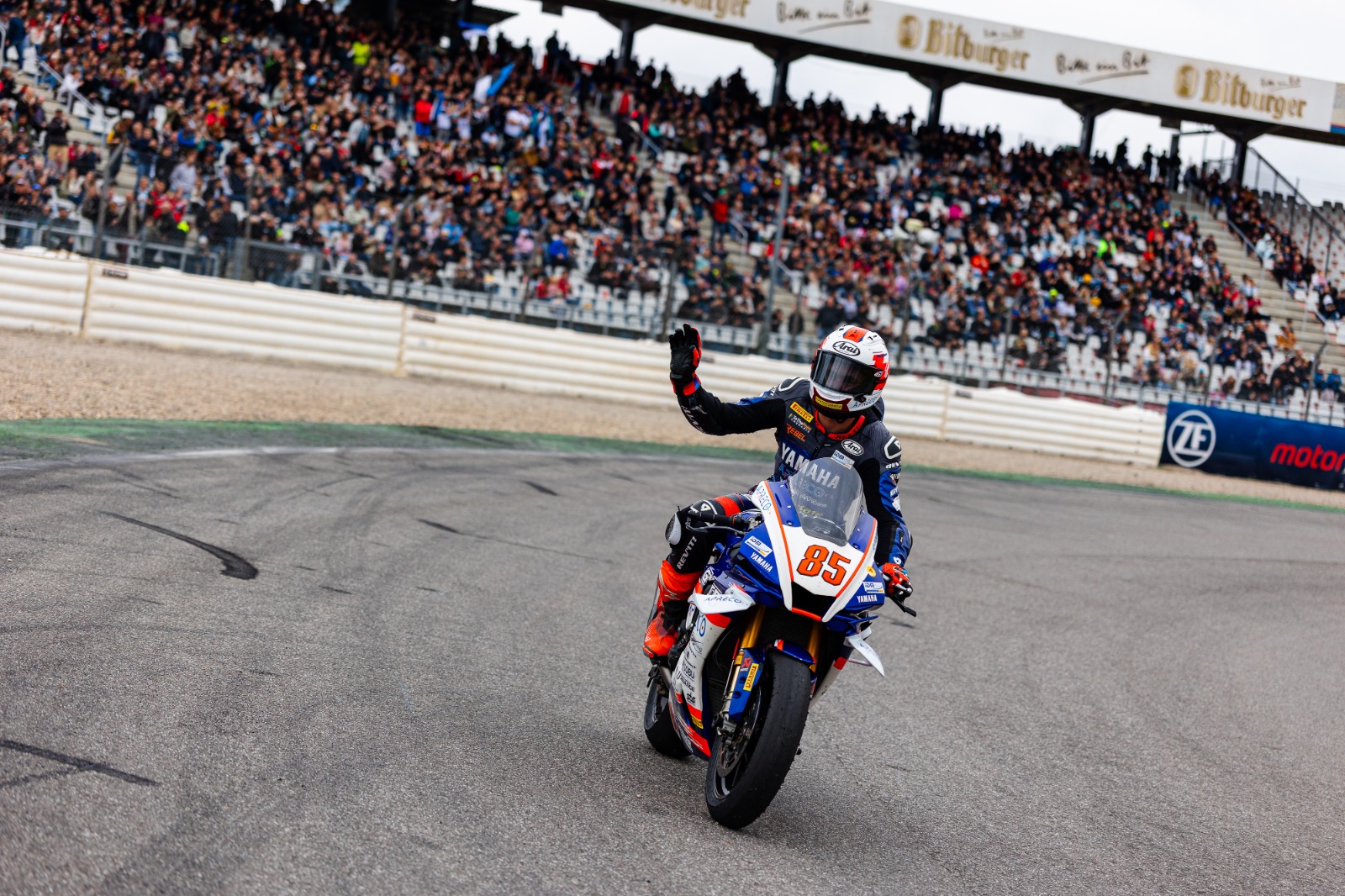 Twan Smits eindigt eerste IDM-Superbike seizoen met dubbele top tien